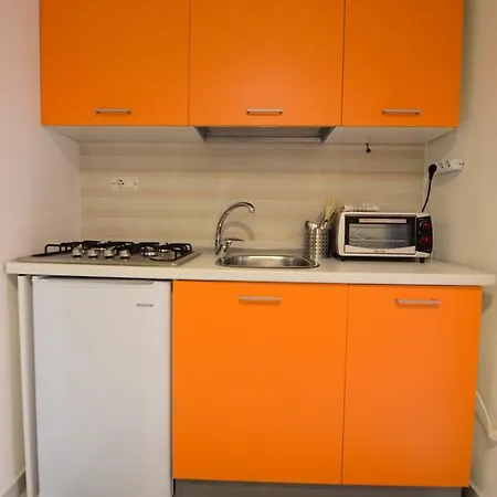 Apartment Shine